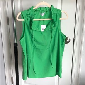 NWT Classic Kelly green sleeveless ruffle blouse!